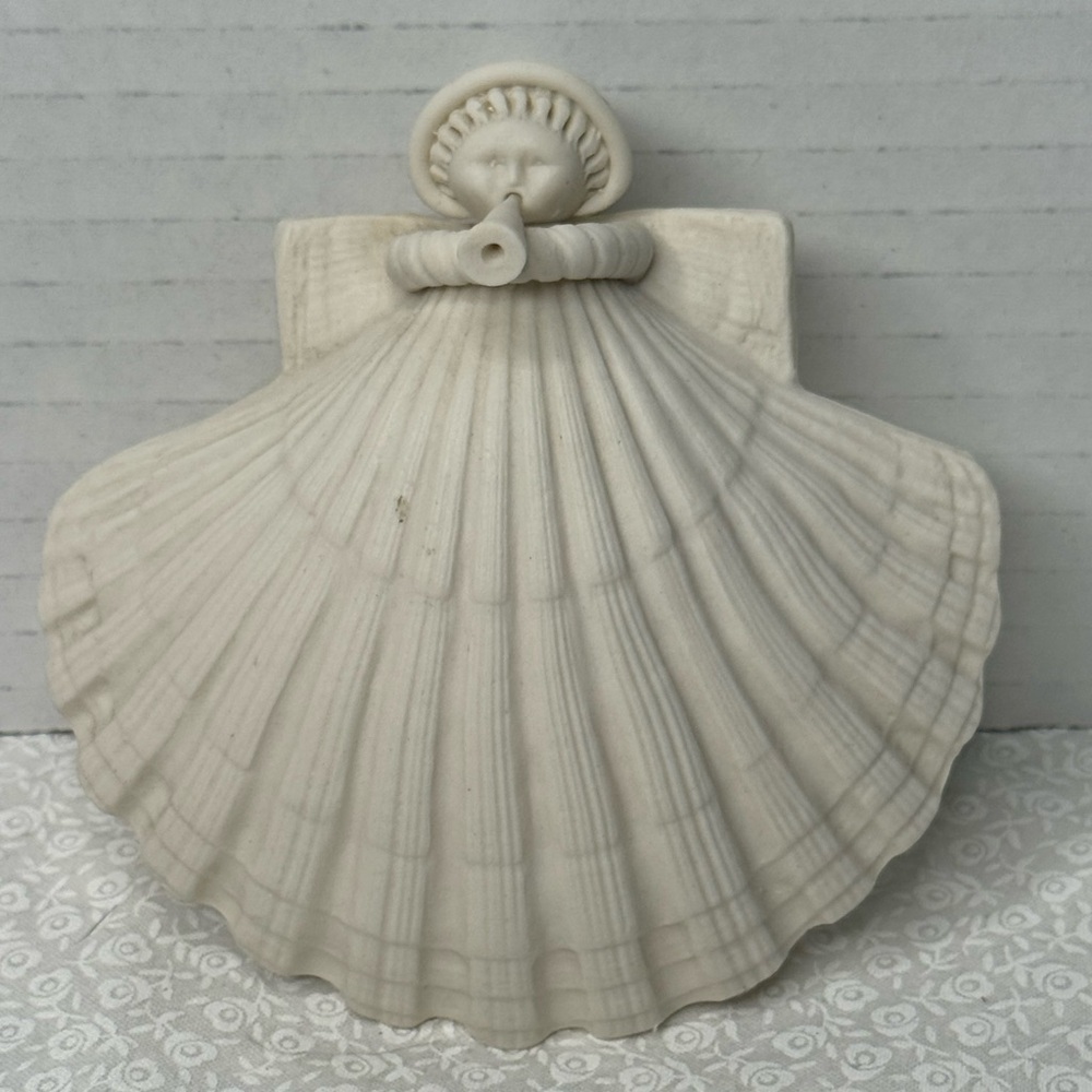 Margaret Furlong Trumpet Trumpeter Angel Christmas Ornament 4” Shell Angel 1980